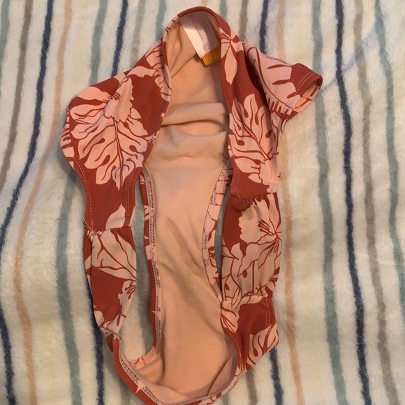 Bikini - Picture 4 of 5